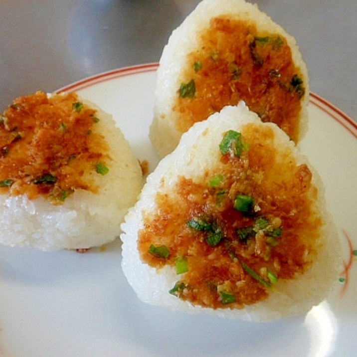 ねぎ・おかか味噌の焼きおにぎり